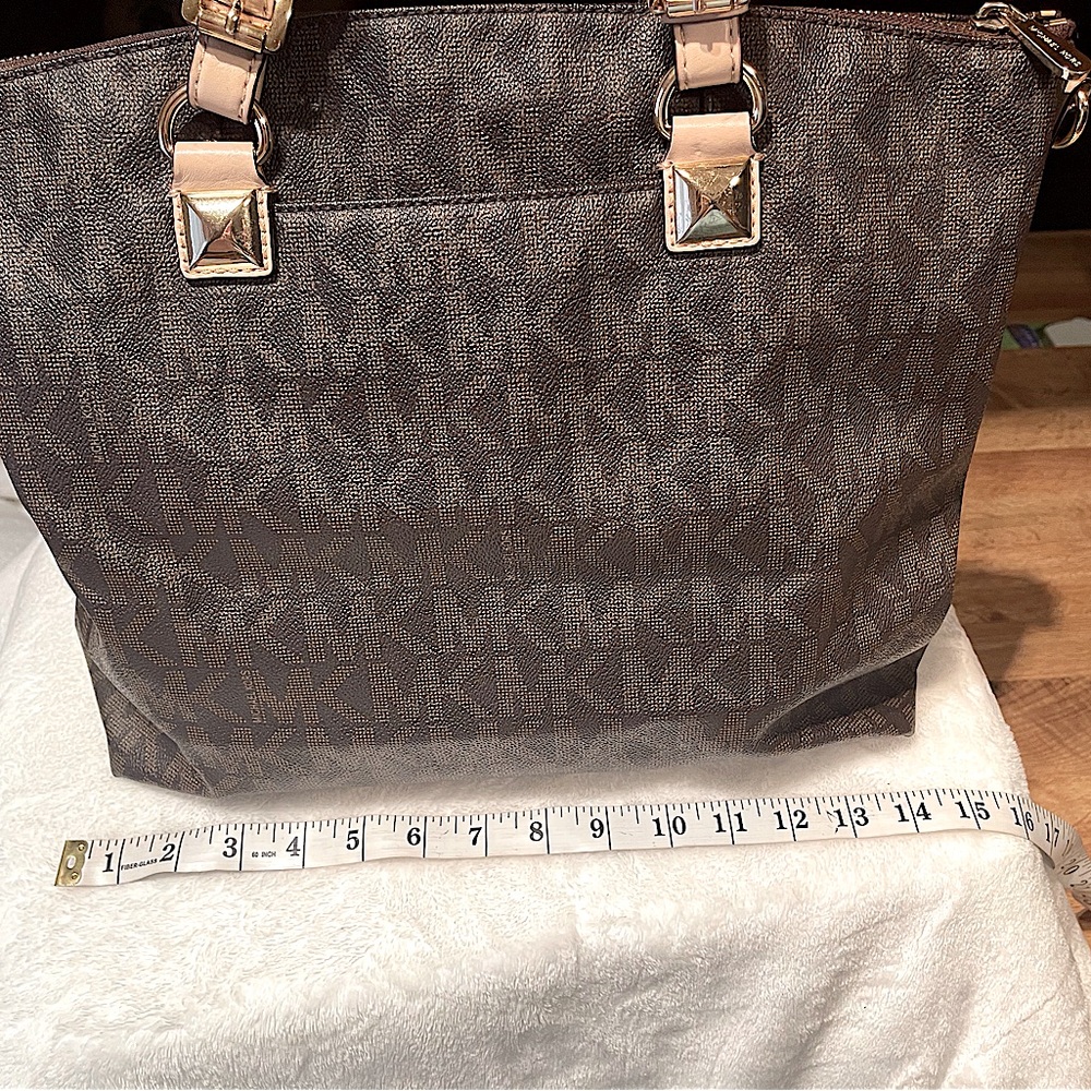 Michael Kors Signature Logo Tote - Picture 9 of 11
